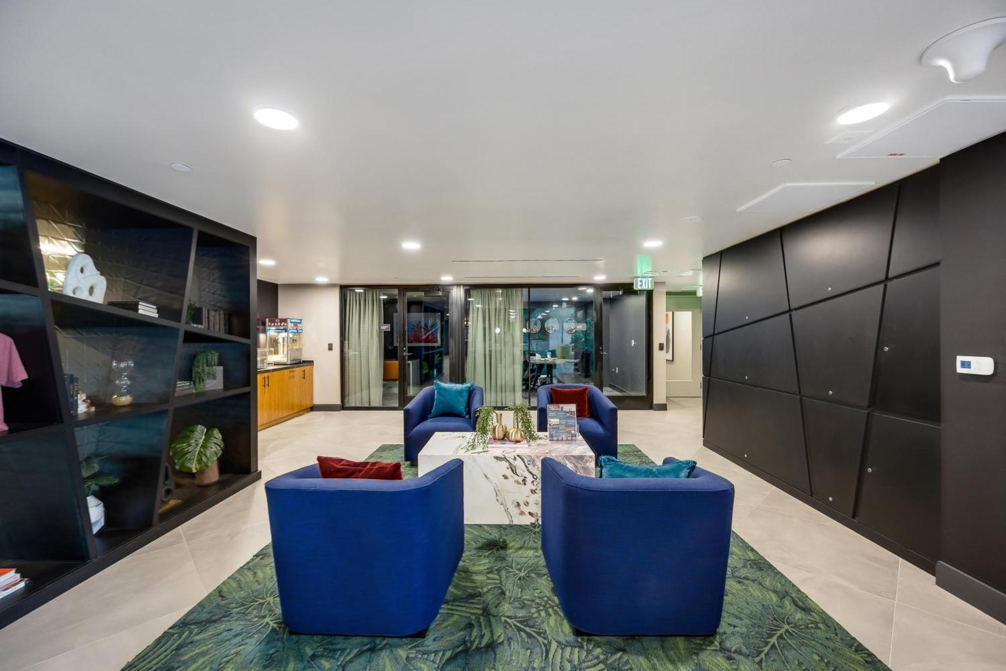 One Lux - Hollywood Hotel
