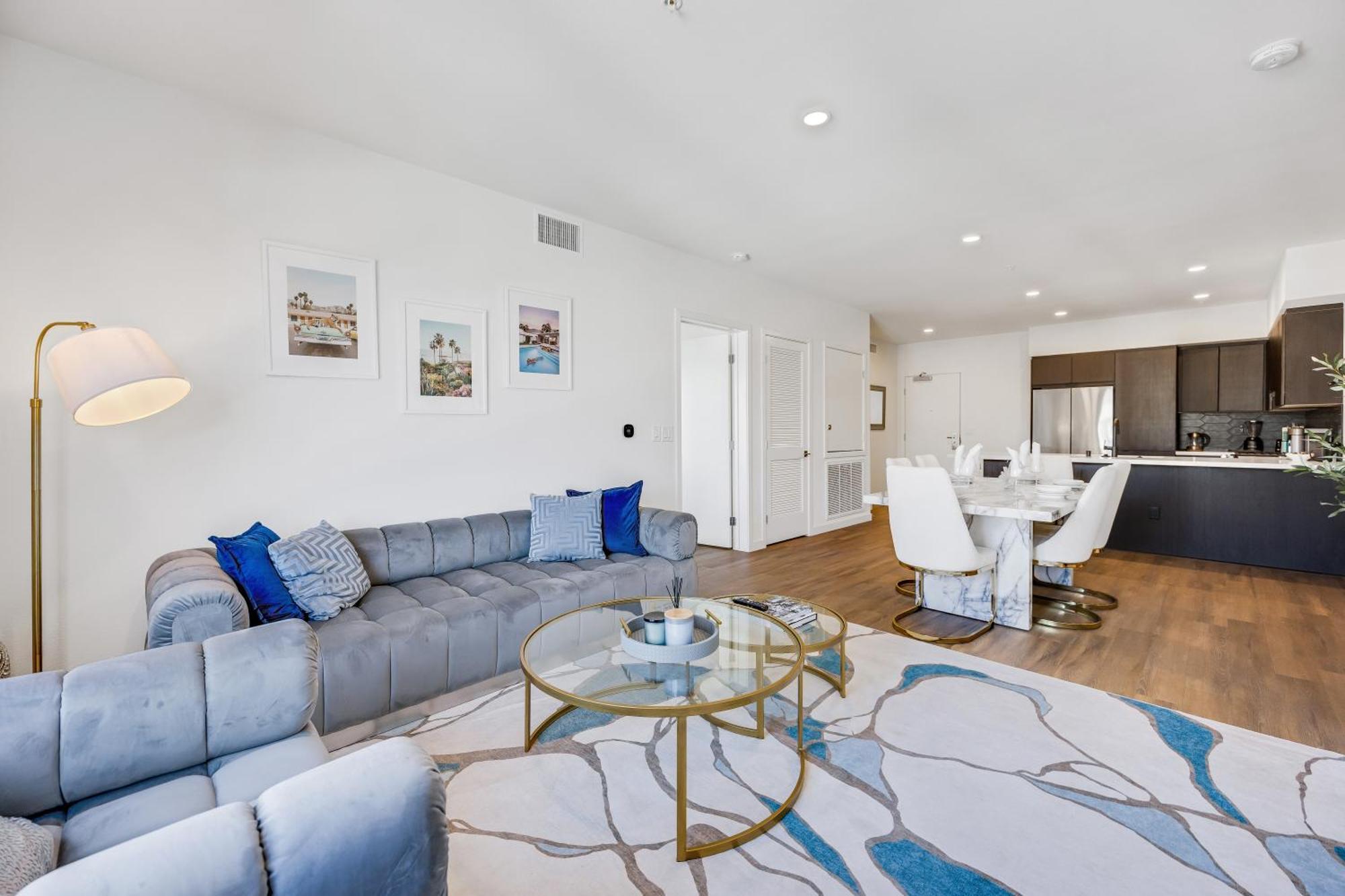 One Lux - Hollywood Los Angeles